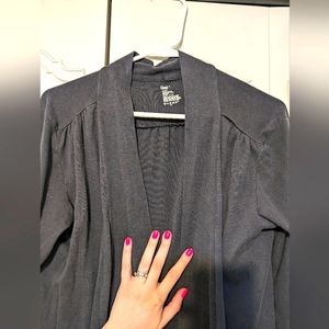 Gap cardigan 🩶 dark gray knit jacket long sleeve great for work dressy knit